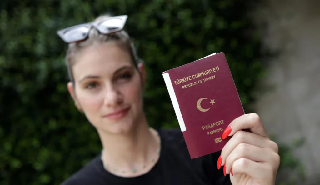 Türkiye Pasaportu Nasıl Alınır? Gerekli Belgeler ve Başvuru Süreci image
